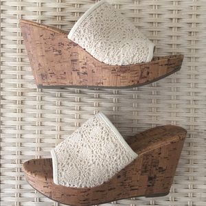 🌻Like new lace wedges🌻